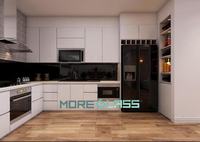 Thiết kế mẫu kính ốp bếp màu đen cổ điển, cao cấp cho nhà bếp chung cư, nhà ở, biệt thự.
